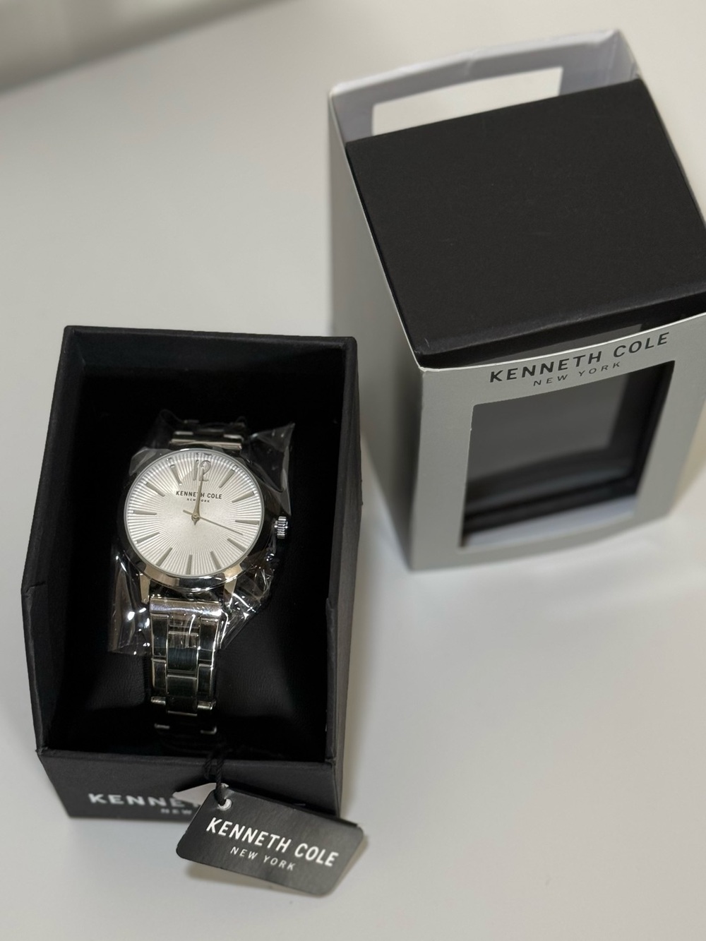 NEW ! Kenneth Cole Silver-Tone Bracelet Watch with Textured Silver Dial Woman